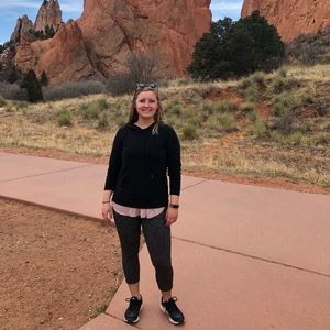 Meet your Posher, Elise